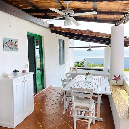 Guest house Pomelia, Nel Corso Di A 50 Mt Dal Mare Santa Marina Salina