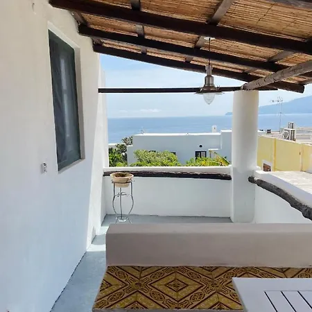Pomelia, Nel Corso Di A 50 Mt Dal Mare Guest house Santa Marina Salina