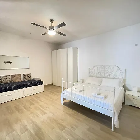 Guest house Pomelia, Nel Corso Di A 50 Mt Dal Mare Santa Marina Salina