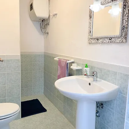 Guest house Pomelia, Nel Corso Di A 50 Mt Dal Mare Santa Marina Salina