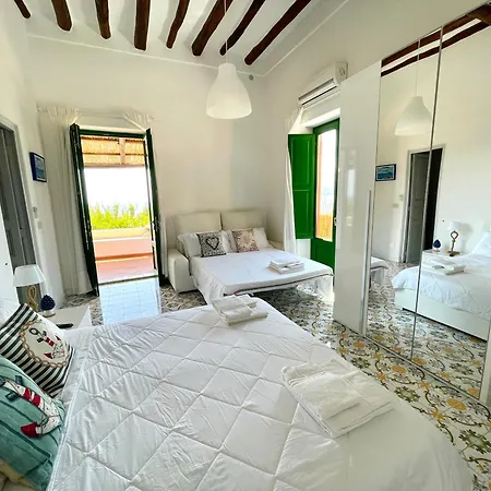 Pomelia, Nel Corso Di A 50 Mt Dal Mare Pensionat 4*